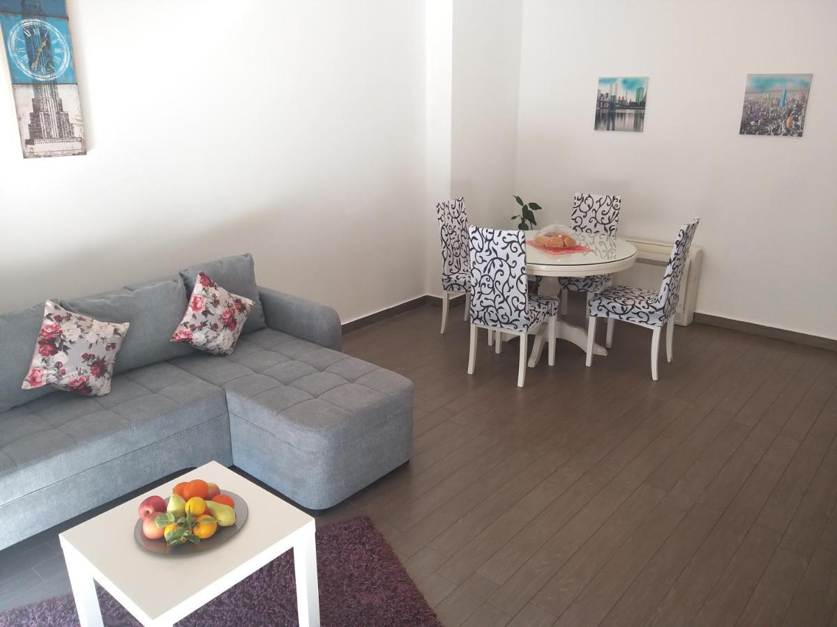 3 Bedroom Apartment With Terrace And Free Parking Split Exterior photo