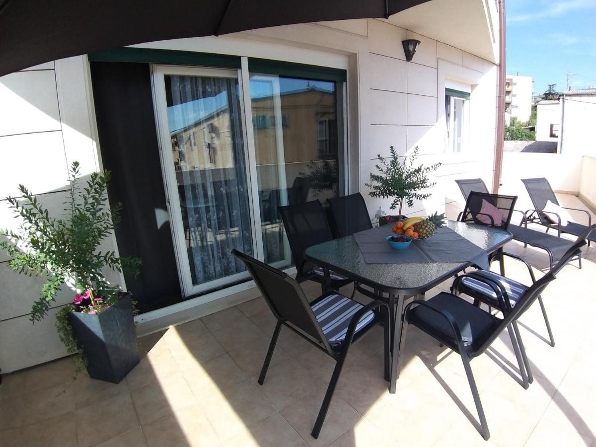 3 Bedroom Apartment With Terrace And Free Parking Split Exterior photo